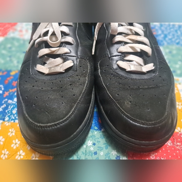 Nike Black Air Force One Lows '07 Men's Sneakers Size 13 - Picture 6 of 7